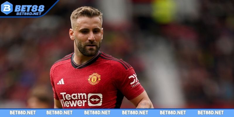 hau-ve-canh-trai-hay-nhat-the-gioi-luke-shaw